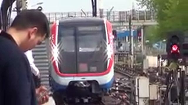 Электропоезд 81-765/766/767 "Москва", станция метро Выхино смотреть онлайн