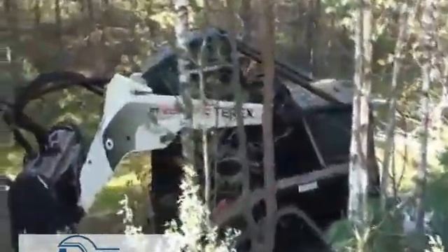 PT-100 с мульчером в лесу смотреть онлайн