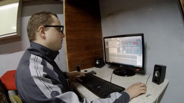 РЕАЛЬНО ЛИ написать ТОПОВЫЙ трек за 5 минут на клаве? Пишем музыку в FL Studio #музыка из ничего :| смотреть онлайн