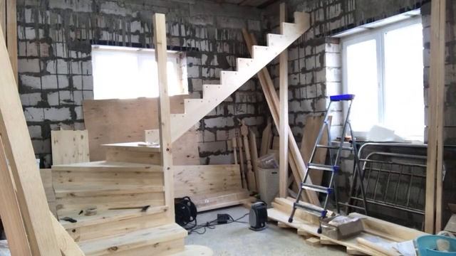 Лестница с подступенками на 90 градусов смотреть онлайн