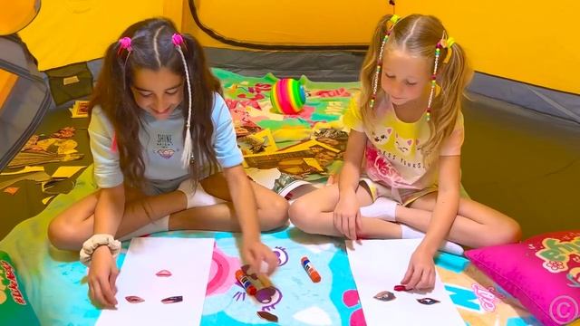 24 часа челлендж! Настя и Эвелин провели 24 часа в палатке. смотреть онлайн