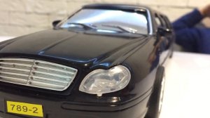 Большой черный лимузин. Распаковка новой машинки.