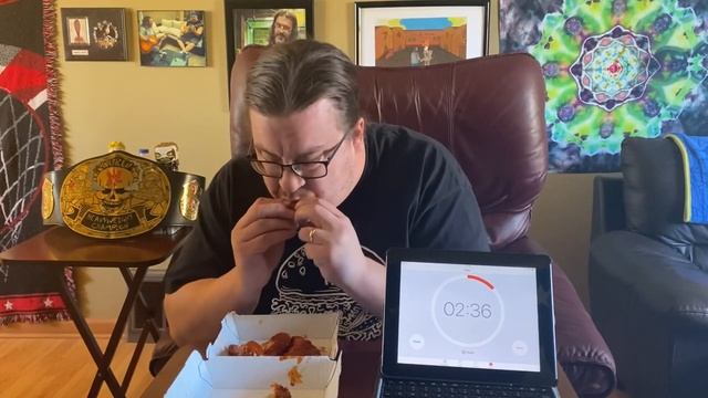 Buffalo Wild Wings Carolina Reaper Blazin Wings “Half Order Challenge” смотреть онлайн