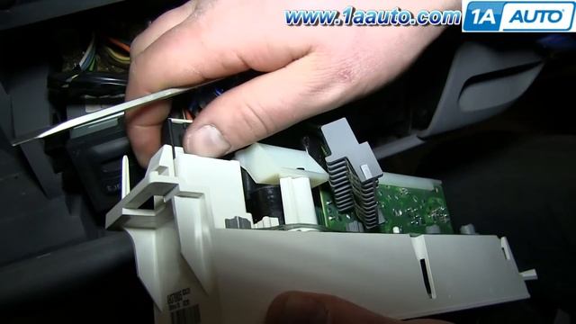 How to Replace Heater & A/C Controls 96-00 Chevy Tahoe смотреть онлайн
