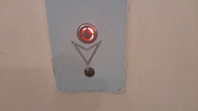 ?➡️⚪Возможно перекрасили лифт! Лифты (МЛМ 2009) 2й Тюменский, Прокопия Артамонова 8к1 смотреть онлайн