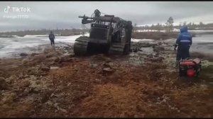 ВОДИТЕЛЯ от Бога, Экстремальные водители за рулем грузовиков на бездорожье камаз, урал.