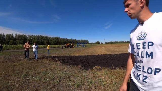 КИТАЕЦ ПАШЕТ РОССИЙСКИМ ПЛУГОМ ДОБРЫНЯ смотреть онлайн