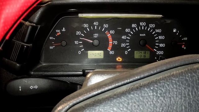 Не набирает больше 2000 оборотов, дёргается, будто кто-то за зад держит ваз 2110 Причина смешная смотреть онлайн