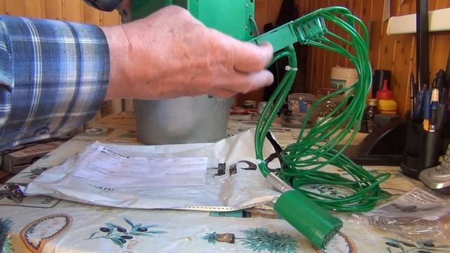Автополив для комнатных цветов Green Helper GA-010 (Aqualin) смотреть онлайн