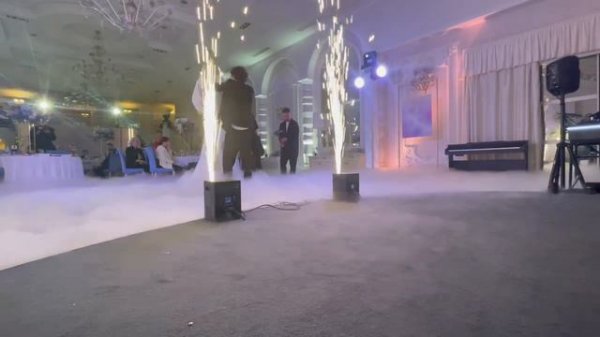 тяжёлый дым на свадьбу от https://dym.moscow/