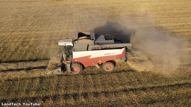 Комбайны Акрос 530 на подборе двойных валков пшеницы с измельчением смотреть онлайн