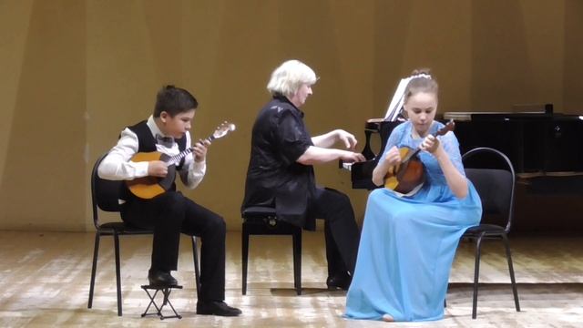 И.Дунаевский "Полька" из к/ф "Кубанские казаки" обр. Ю.Давидовича, М.Товпеко "Выйду на улицу" РНП смотреть онлайн