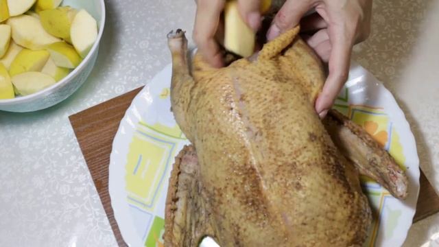 УТКА С ЯБЛОКАМИ смотреть онлайн