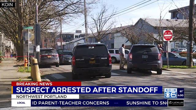 Suspect arrested after standoff смотреть онлайн