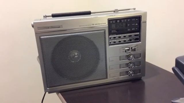 Digital GE Superadio Plus AM/FM Radio. Tuned to KOA AM 850, Denver, Co as I Heard it in Payson, Ut смотреть онлайн