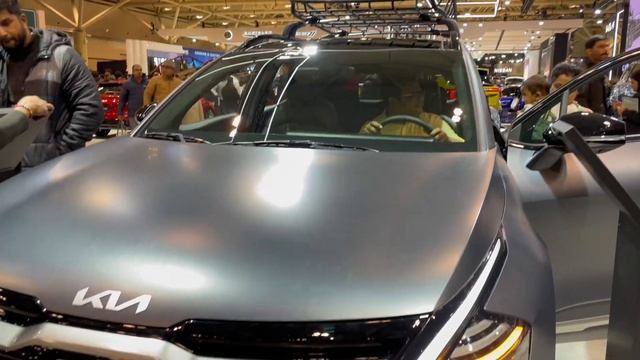 2023加拿大國際車展Canadian International AutoShow! 免費試坐越野車，仲有即場電車試駕！ смотреть онлайн