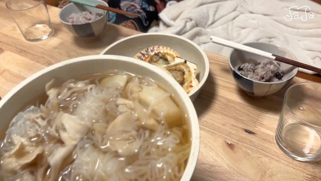 VLOG丨かわいすぎる子猫を見つけてしまいました！ смотреть онлайн