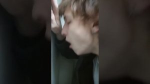 Ржач!!!Ванёк блюёт в лифте  Мы с Максоном угараем