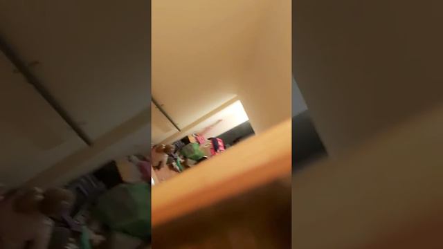 Espiando A Mis Primas