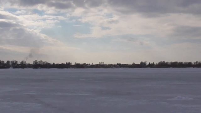 РЫБАЛКА зимой на ВОДОХРАНИЛИЩЕ. ЛОВЛЯ ПЛОТВЫ и ОКУНЯ на стоячку и мормышку. смотреть онлайн
