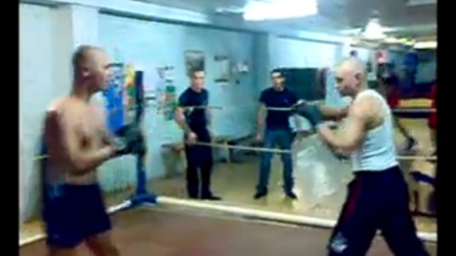 Быдловатое поведение нервных бойцов смотреть онлайн