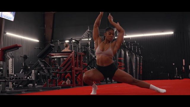 TEAM LIFT w/ GYMSHARK at ROMAN EMPIRE GYM смотреть онлайн