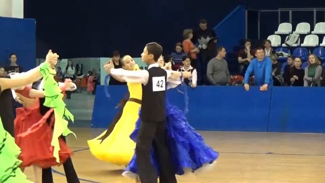Рейтинг МФТС 17.01.2015 Юниоры-1 Д класс Медленный вальс 1/8 смотреть онлайн