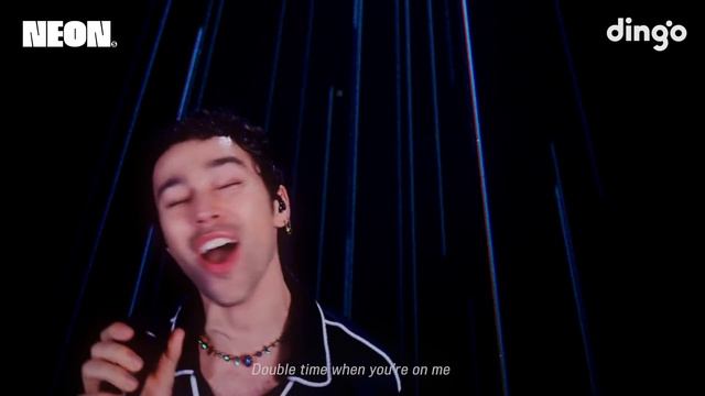 MAX – STRINGS | 4K Live Performance | NEON SEOUL ᅵ DGG ᅵ DINGO смотреть онлайн
