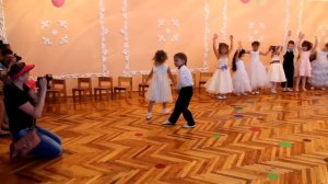 Танцевальная зарисовка «Лови момент!» ДОУ №8 «Малыш» г.Шахтёрск Украина