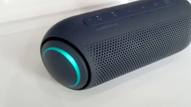 LG X Boom PL5 et PL 7 - Prise en main смотреть онлайн