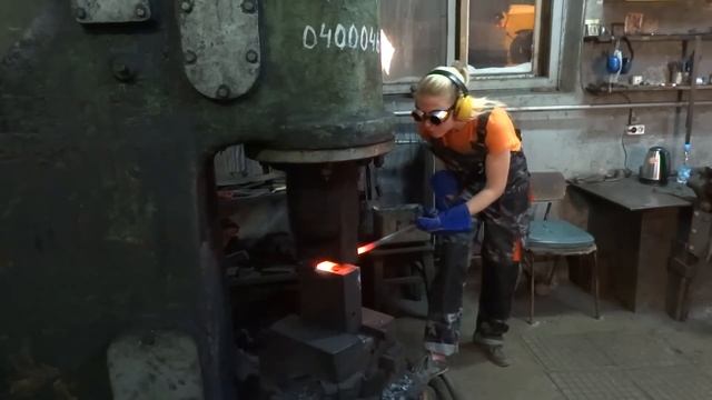 7 Нож из слоистого дамаска Часть 3 смотреть онлайн