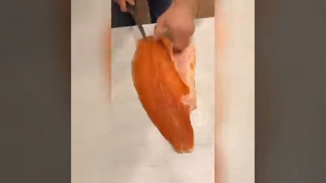 Солим и разделываем форель дома смотреть онлайн