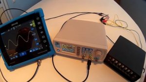 Генератор DDS JDS6600-60M, зависимость амплитуды сигнала  от частоты и нагрузки