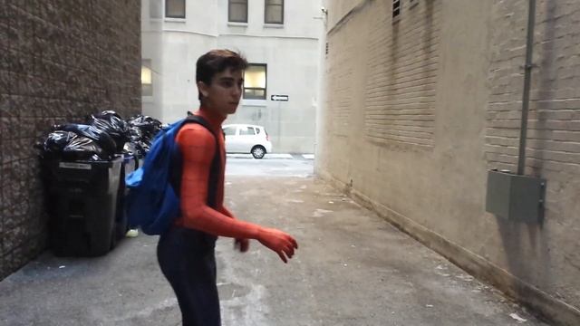 SPIDER-MAN vs JOKER, FLASH vs CAPTAIN BOOMERANG! смотреть онлайн