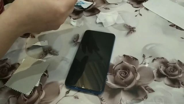 Как правильно наклеить/снять стекло на телефон СВОИМ РУКАМИ смотреть онлайн