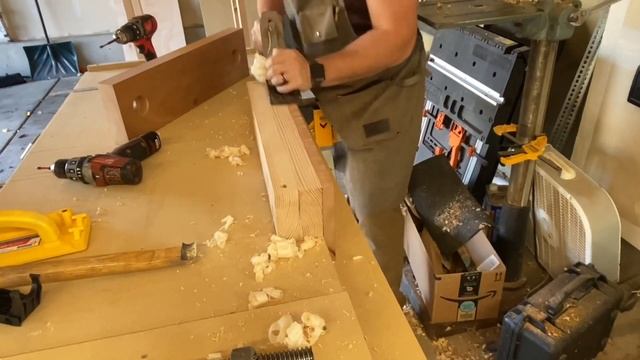 I Built This Budget Twin Screw Vise With Some Scrap Wood. смотреть онлайн