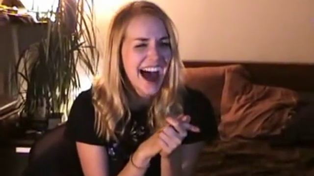 2 girls 1 cup Reaction cute girl watches scatporn смотреть онлайн