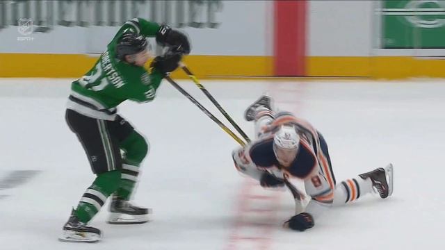 Jason Robertson Interference Penalty Against Connor McDavid смотреть онлайн