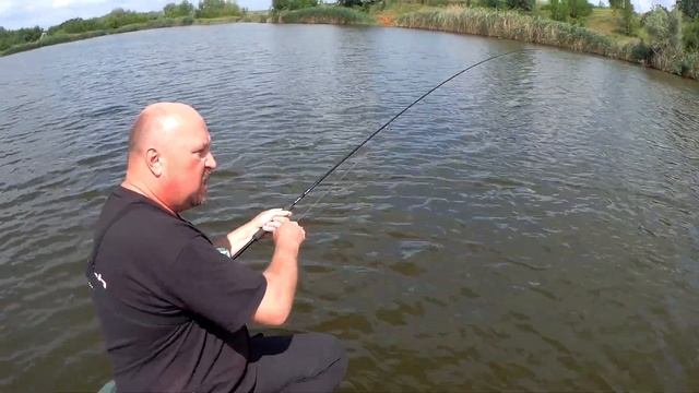 Ловля щуки с лодки. Рыбалка в жару!!! смотреть онлайн