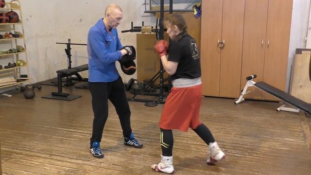 Бокс: необычный строенный удар в ближнем бою (English subs) смотреть онлайн