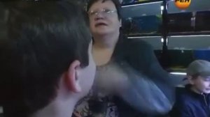 Ваня выбирает любого питомца. Boy chooses any petю