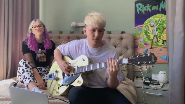 Пошлая Молли - типичная вечеринка с бассейном cover смотреть онлайн