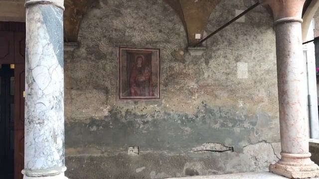 Sirmione красивый итальянский город на берегу озера Гарда смотреть онлайн