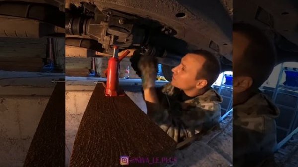 Заменил смазку в шрусх кардана и поменял местами передний и задний кардан