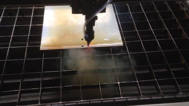 Резка лазером поликарбоната смотреть онлайн