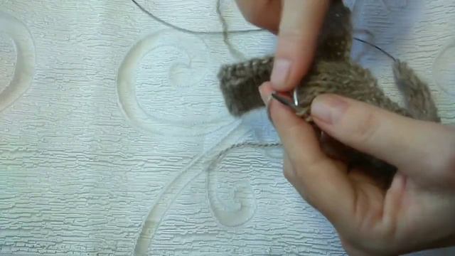 ВЯЗАНОЕ ПАЛЬТО ДЛЯ КУКЛЫ. СТИЛЬНОЕ И КРАСИВОЕ. смотреть онлайн