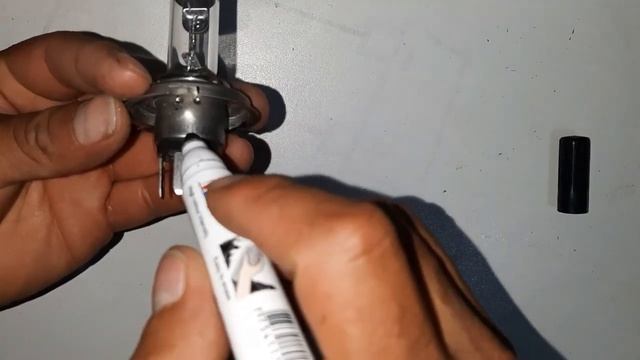 COMO IDENTIFICAR LA BOMBILLA DE LUCES ALTAS Y BAJAS смотреть онлайн