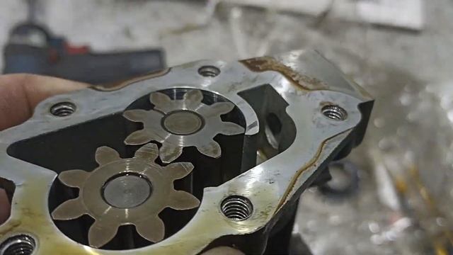 Масляный насос двигателя K7M, K7J, 1.4 - 1.6L Renault купить в Курске смотреть онлайн