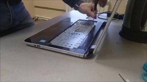 Как разобрать ноутбук HP ||| RT3290 ||| Замена жёсткого диска или термопасты