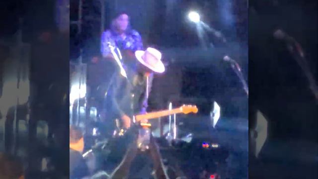 Kenny Wayne Shepherd Destroys David Gilmour's Black Strat. RIP смотреть онлайн